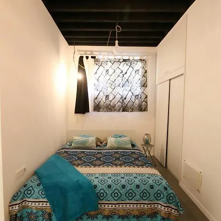 Quiet In Zadar's Old Town Apartment *